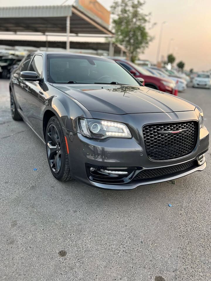 Used chrysler 300S 2021